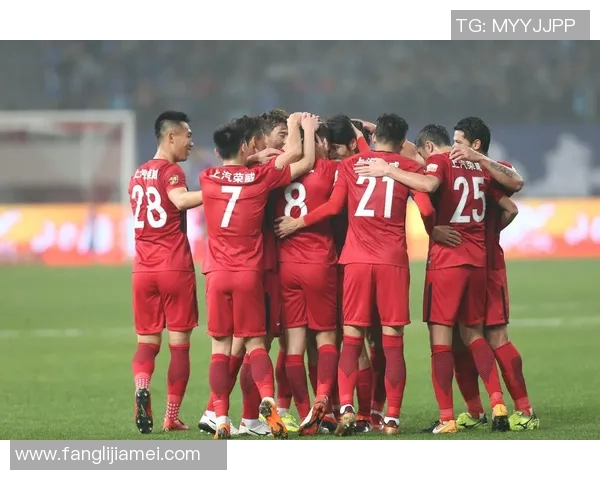 大连一方对阵上港精彩赛事直播回顾与分析